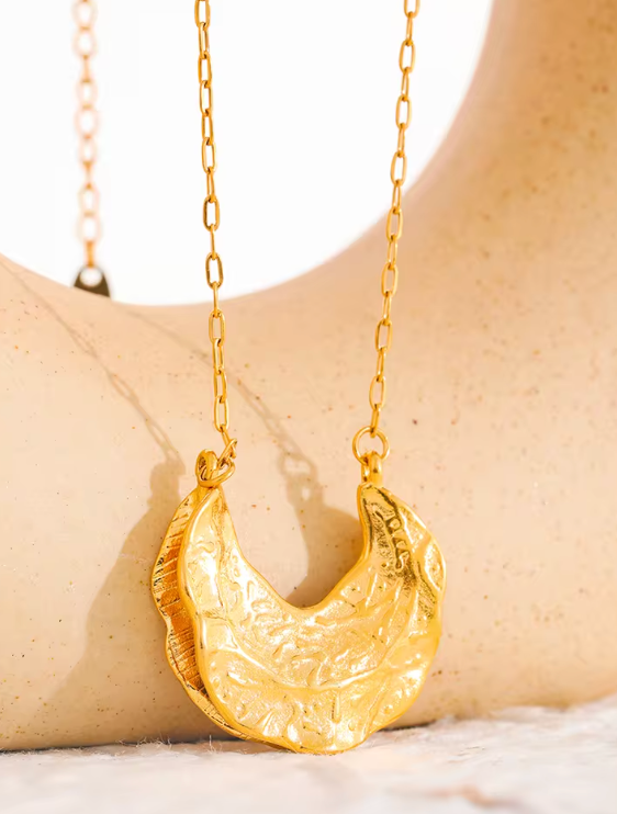 Luna Necklace