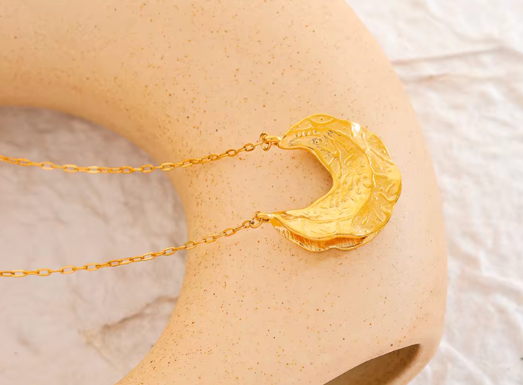 Luna Necklace